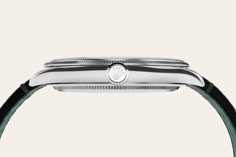 rolex M52509-0002   - Domed and fluted bezel